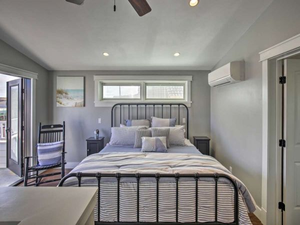 Mission Beach Vacation Home 4 Bedrooms Sleeps 10
