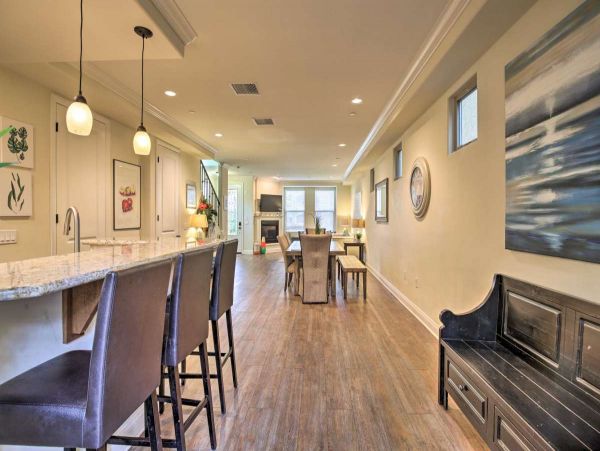 Vacation Rental in Pacific Beach 4 BR, Fireplace & Rooftop Deck