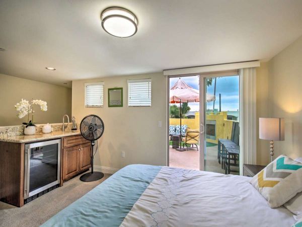 Vacation Rental in Pacific Beach 4 BR, Fireplace & Rooftop Deck
