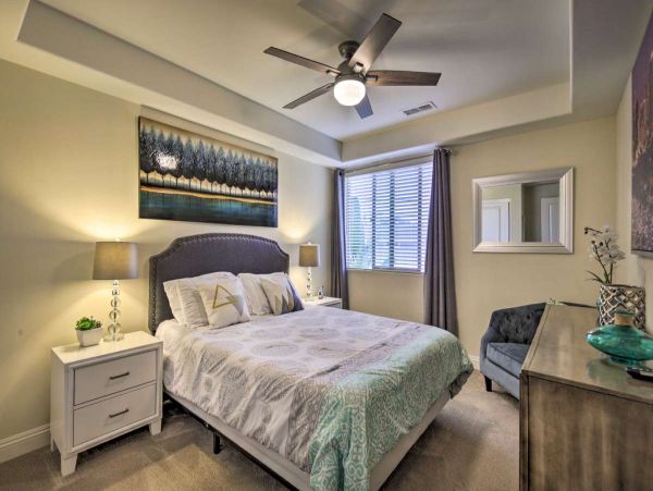Vacation Rental in Pacific Beach 4 BR, Fireplace & Rooftop Deck