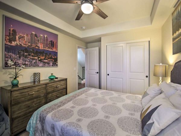 Vacation Rental in Pacific Beach 4 BR, Fireplace & Rooftop Deck