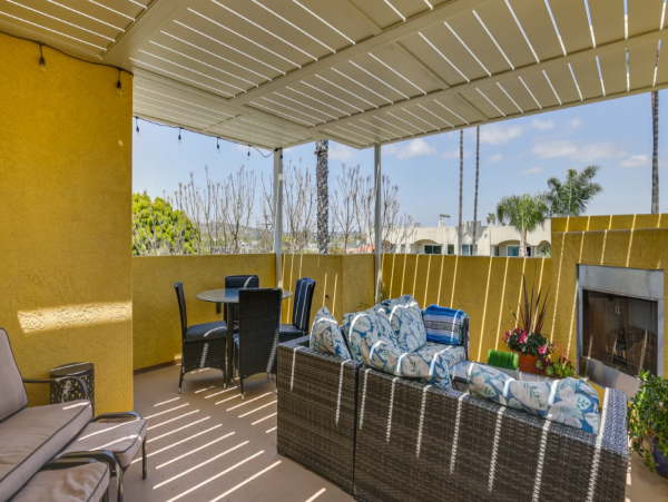 Vacation Rental in Pacific Beach 4 BR, Fireplace & Rooftop Deck