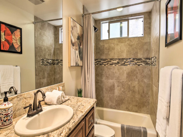 Vacation Rental in Pacific Beach 4 BR, Fireplace & Rooftop Deck