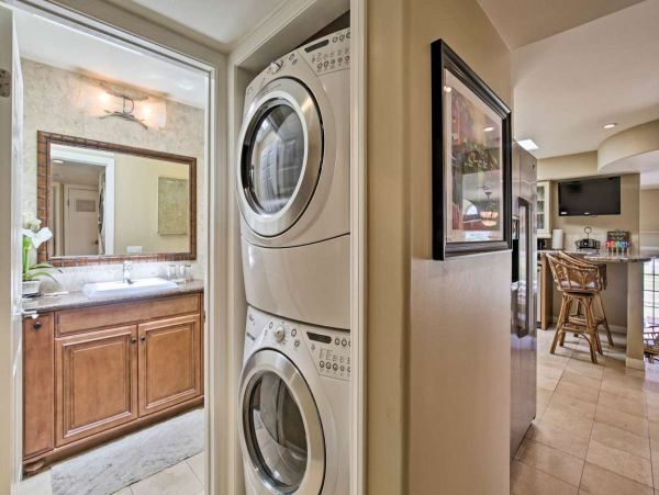 San Diego Beach Communities North Condo 998000