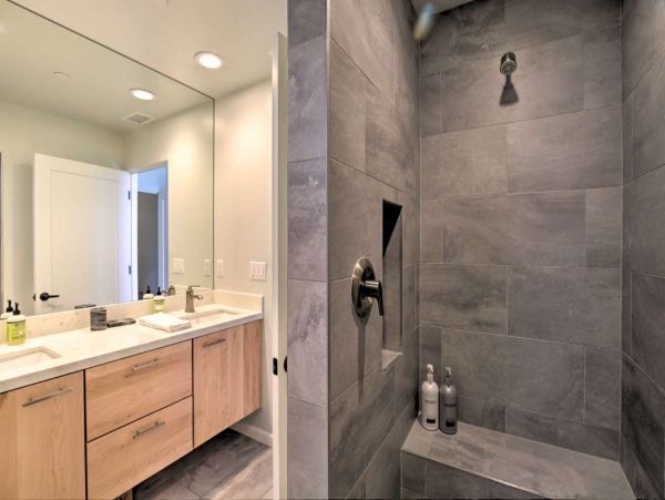 San Diego Beach Communities North Home 998004