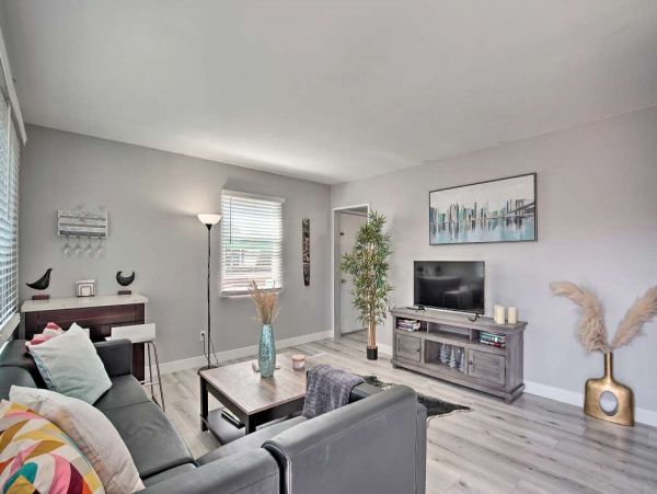 San Diego Beach Communities North Home 998008