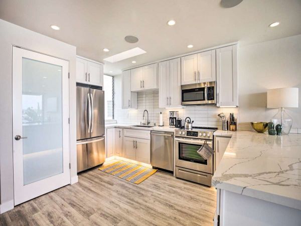 Bay Beachfront Three Bedroom Vacation Townhome in Mission Beach