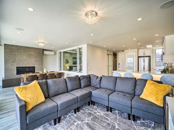 Bay Beachfront Three Bedroom Vacation Townhome in Mission Beach
