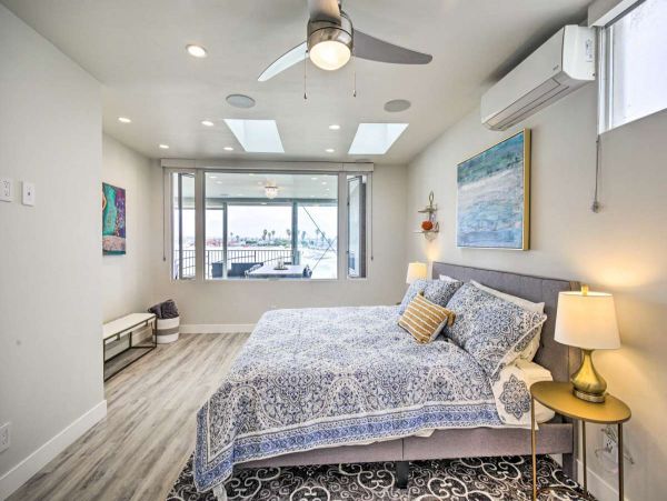 Bay Beachfront Three Bedroom Vacation Townhome in Mission Beach