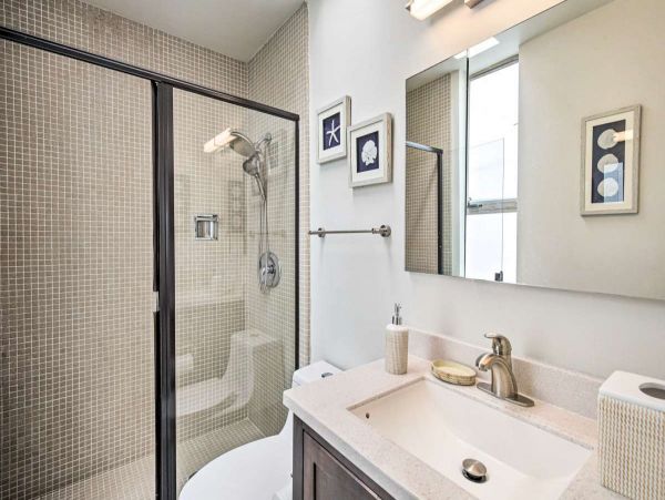 Bay Beachfront Three Bedroom Vacation Townhome in Mission Beach