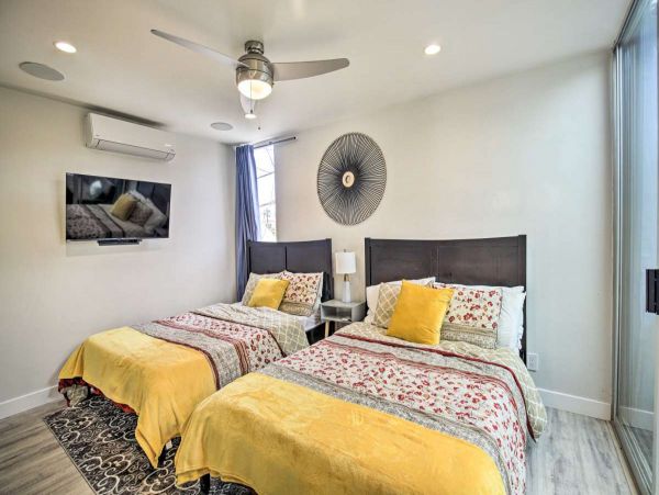 Bay Beachfront Three Bedroom Vacation Townhome in Mission Beach