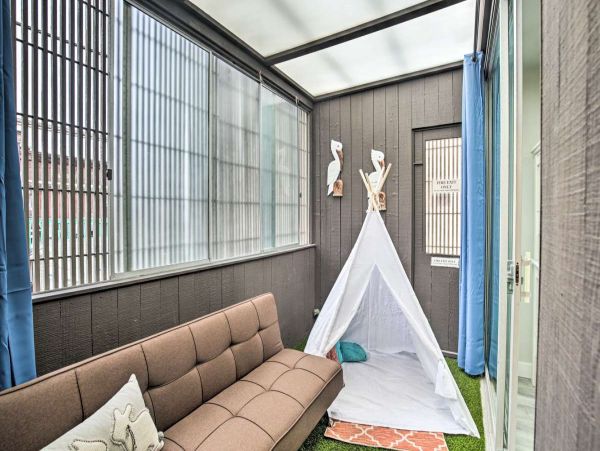 Bay Beachfront Three Bedroom Vacation Townhome in Mission Beach