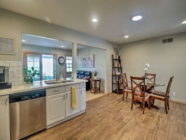 San Diego Beach Communities North Home 998014