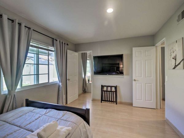 San Diego Beach Communities North Home 998014