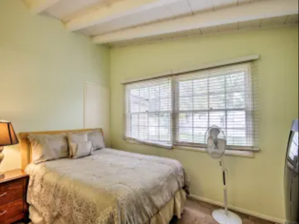 Two Houses & a Detached Studio For Large Groups