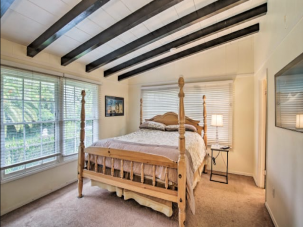 Two Houses & a Detached Studio For Large Groups