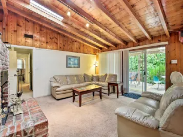 Two Houses & a Detached Studio For Large Groups