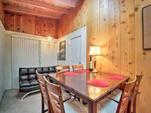 Two Houses & a Detached Studio For Large Groups