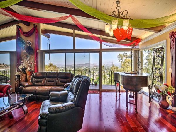 San Diego Beach Communities North Home 998020