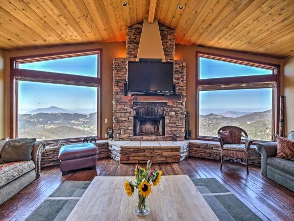Tranquility & Panoramic Views Five Bedroom Home with Pool in Jamul
