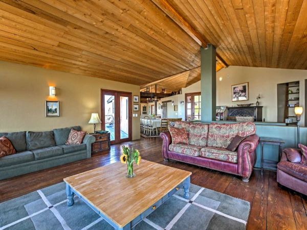 Tranquility & Panoramic Views Five Bedroom Home with Pool in Jamul