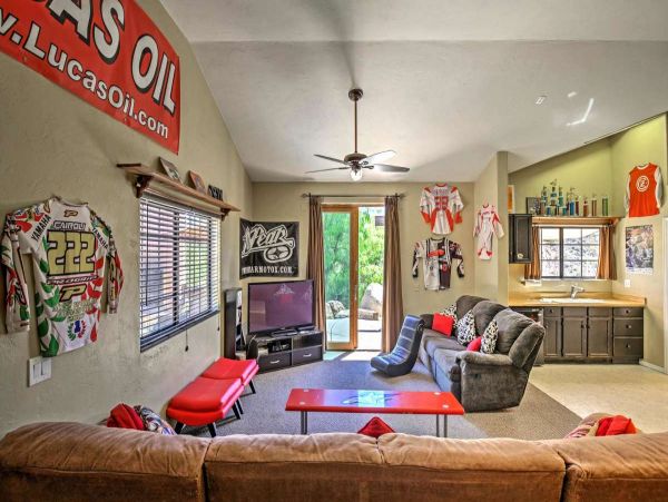 Tranquility & Panoramic Views Five Bedroom Home with Pool in Jamul