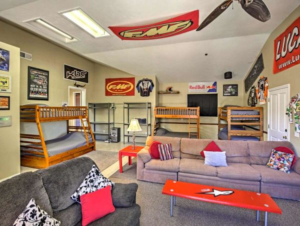 Tranquility & Panoramic Views Five Bedroom Home with Pool in Jamul