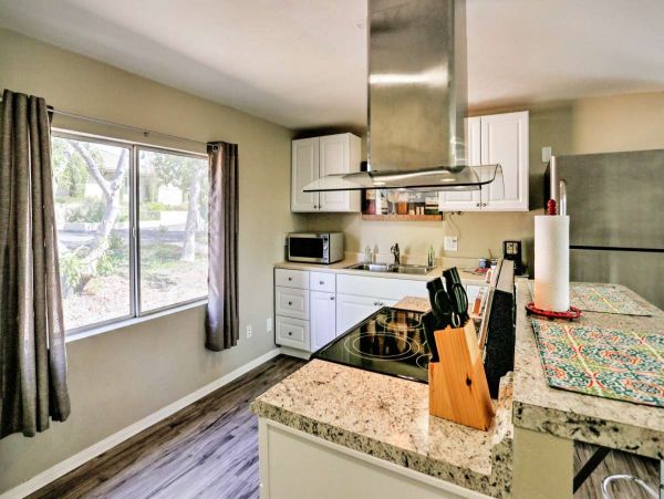 San Diego Beach Communities North Home 998025