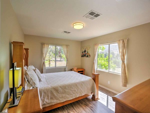 San Diego Beach Communities North Home 998025