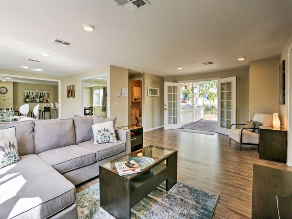 San Diego Beach Communities North Home 998025