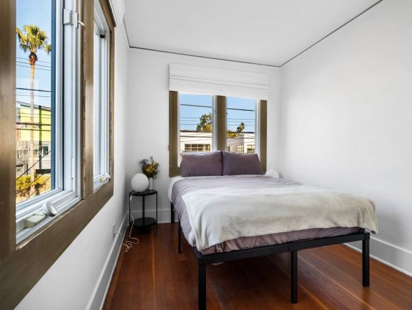 Venice Beach Home 998035