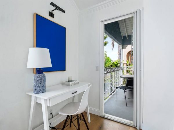 Venice Beach Home 998037