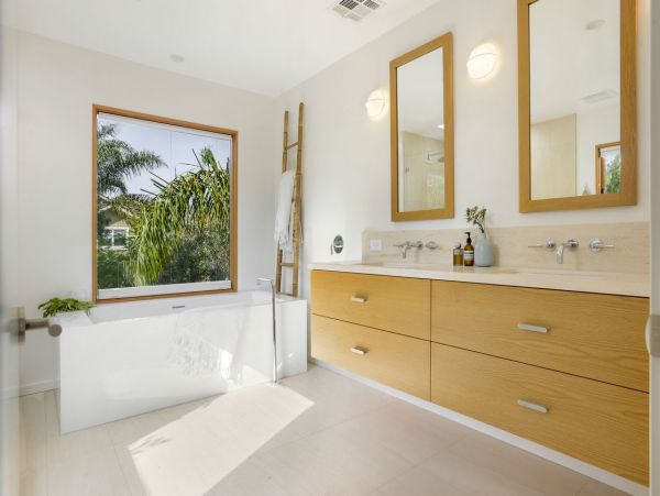 Venice Beach Home 998038