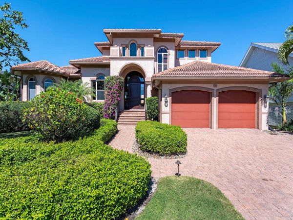 Luxury Naples Pool Vacation Home For Rent