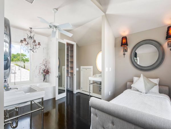 Gorgeous 4 Bedroom Home in Key West