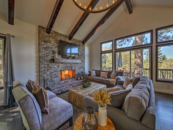 Lake Arrowhead 6 Bedroom Home with Game Room