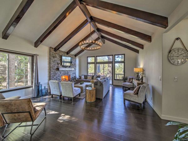 Lake Arrowhead 6 Bedroom Home with Game Room