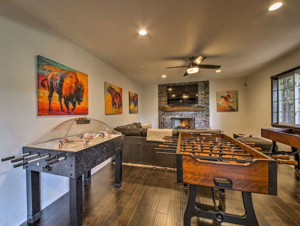 Lake Arrowhead 6 Bedroom Home with Game Room