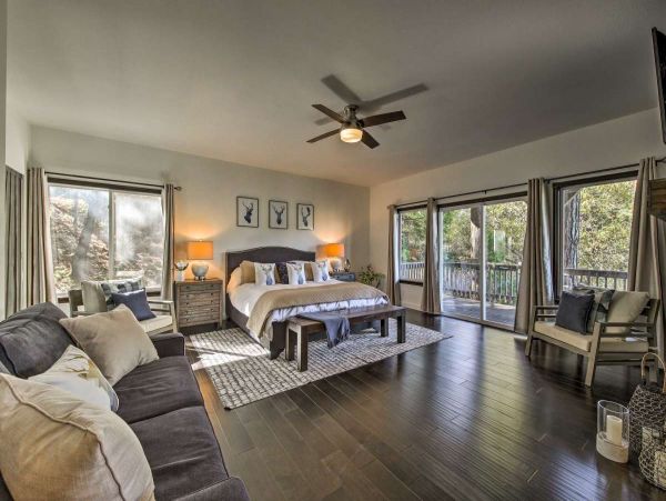 Lake Arrowhead 6 Bedroom Home with Game Room