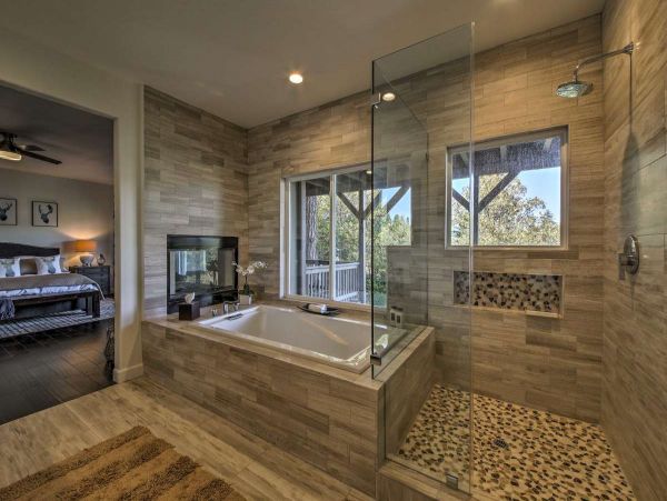 Lake Arrowhead 6 Bedroom Home with Game Room