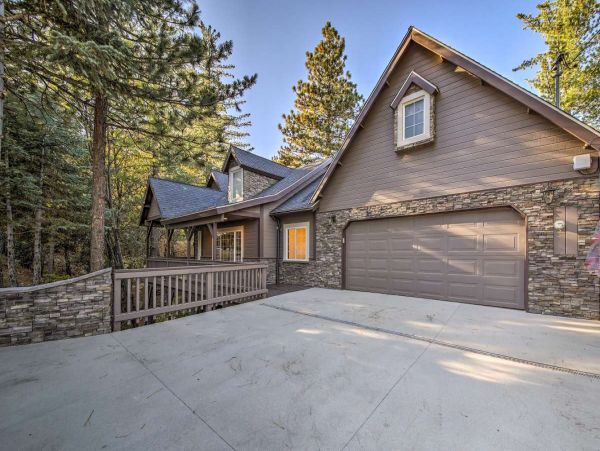 Lake Arrowhead 6 Bedroom Home with Game Room