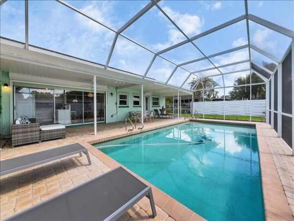 Charming 3 Bedroom Vacation Home in Sarasota