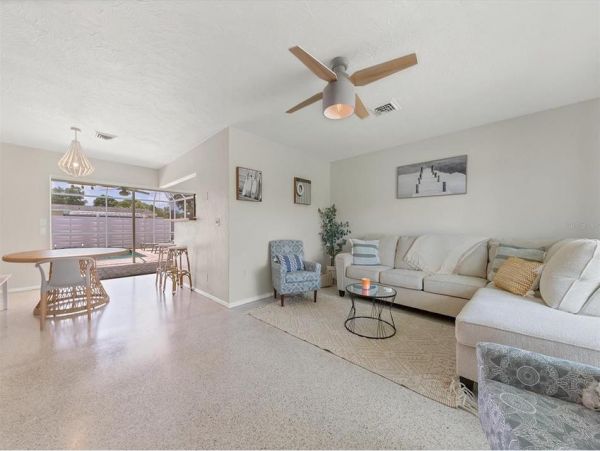 Charming 3 Bedroom Vacation Home in Sarasota