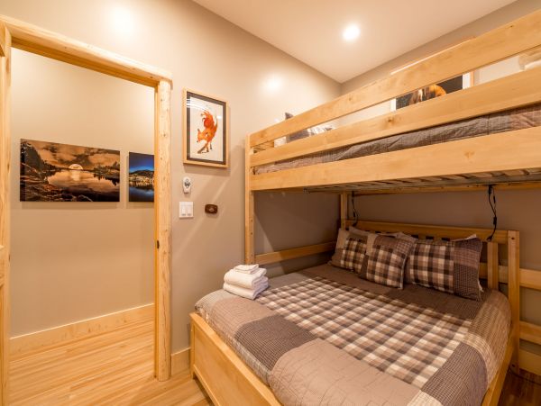 Lake Tahoe North Shore Home 998205