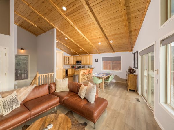 Lake Tahoe North Shore Home 998215