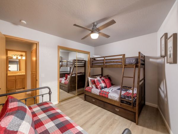 Lake Tahoe North Shore Home 998215