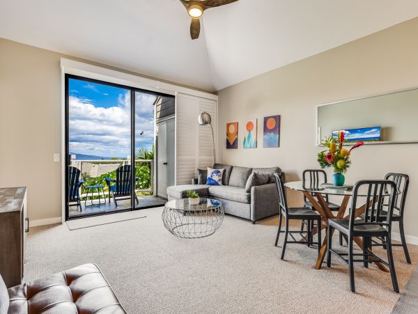 Two Bedroom Vacation Condo with Communal Pool