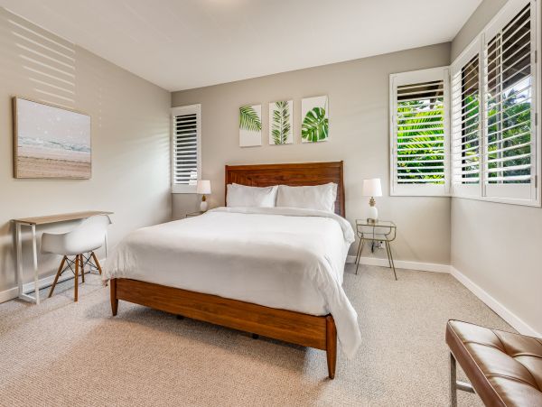 Two Bedroom Vacation Condo with Communal Pool