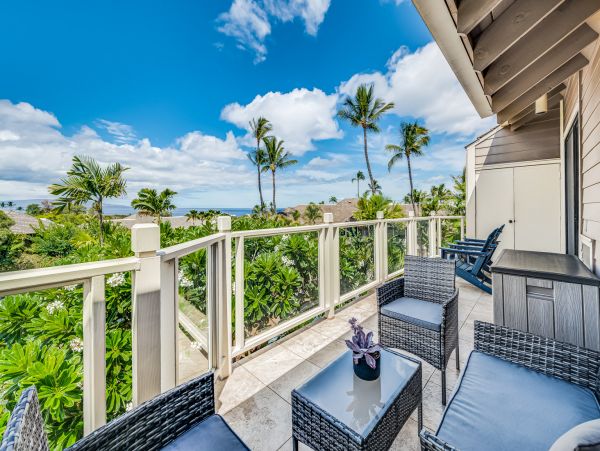 Two Bedroom Vacation Condo with Communal Pool
