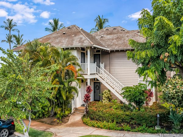 Two Bedroom Vacation Condo with Communal Pool